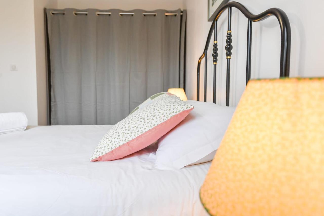 Nice Apartment With Balcony Very Close To The City Center Annecy Eksteriør billede